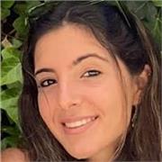 Tengo 18 años y soy una estudiante de primer año en el grado de derecho. Ofrezco clases a niños de primaria en matemáticas, lengua castellana e inglés. También cabe la posibilidad de impartir otra materia. Me encuentro en la ciudad de Valencia. Tengo una